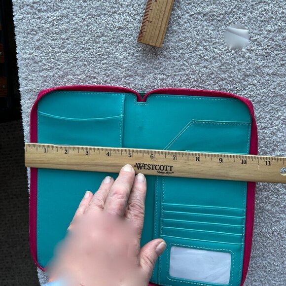 BAEKGAARD Wallet Zip around LEATHER  Clutch Hot PINK - Picture 7 of 8